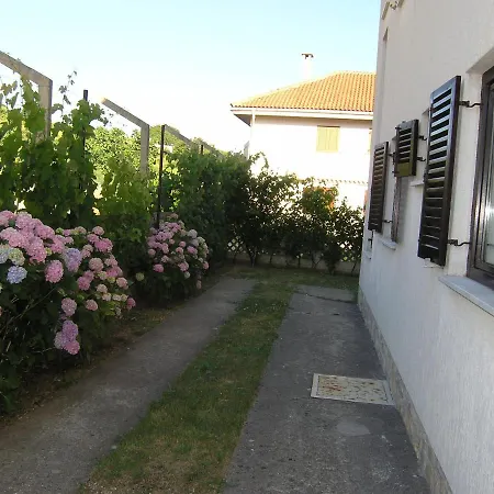Apartments Mari With Terrace Baška Exterior foto