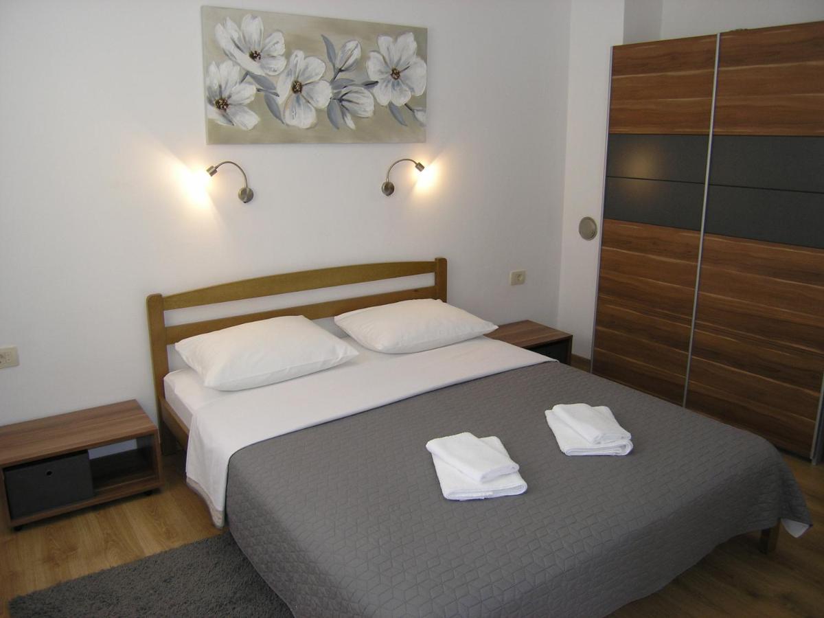 Apartment Mari With Terrace Baška